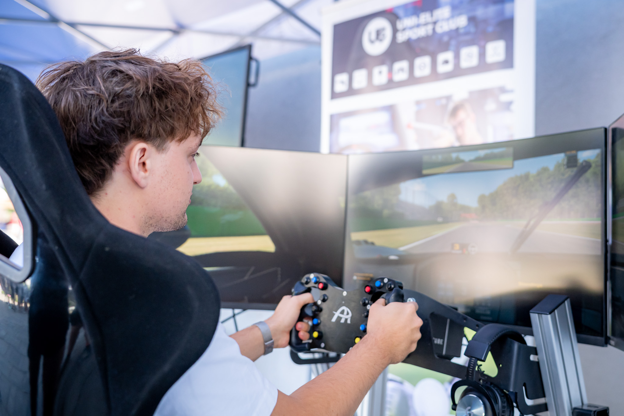 At night, entertainment took centre stage at the Bridge Student and Faculty Club. (Photos: András Adorján)